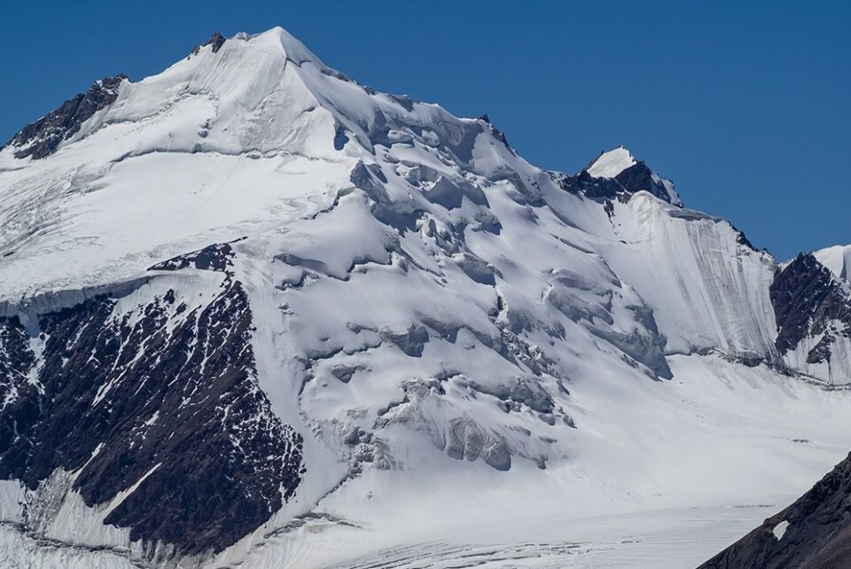 Fjelltopp ved Abramovbreen i Kirgisistan. (Foto: Thorben Dunse)