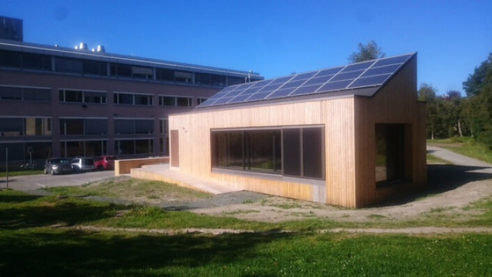 ZEB Living Lab står på NTNUs område på Gløshaugen i Trondheim. (Foto: The Research Centre for Zero Emission Buildings – ZEB) ZEB Living Lab står på NTNUs område på Gløshaugen i Trondheim. (Foto: The Research Centre for Zero Emission Buildings – ZEB)