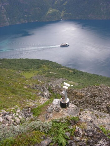 Åkneset i Storfjorden i Møre og Romsdal er det mest overvåkede fjellet i Norge i dag. (Foto: Einar Anda) Åkneset i Storfjorden i Møre og Romsdal er det mest overvåkede fjellet i Norge i dag. (Foto: Einar Anda)