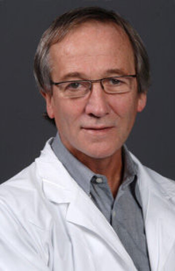 - Det er viktig at de med stor arbeidsmengde kontrollerer om de har visse risikofaktorer for hjerneslag, sier professor David Russell. (Foto: Oslo Universitetssykehus) - Det er viktig at de med stor arbeidsmengde kontrollerer om de har visse risikofaktorer for hjerneslag, sier professor David Russell. (Foto: Oslo Universitetssykehus)
