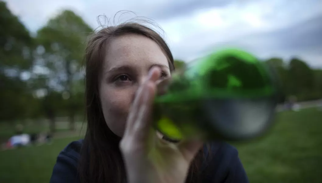 Alkohol kan se ut til å være en mer naturlig del av hverdagen både for voksne og ungdom på vestkanten, ifølge den nye studien. (Foto: Kyrre Lien, NTB Scanpix)