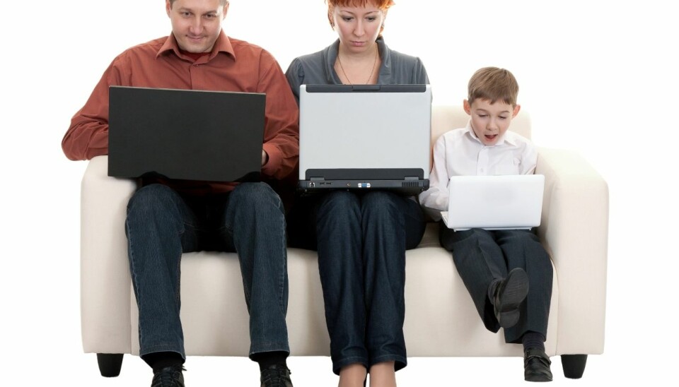 Foreldre har en imponerende men urealistisk tillit til egne barn når det gjelder internettbruk. (Foto: Colourbox)