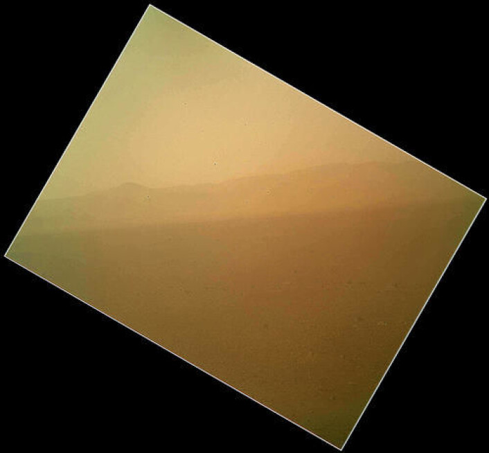 Bildet av landskapet nord for landingsplassen ble tatt av Mars Hand Lens Imager samme dag som Curiosity landa. (Foto: NASA) Bildet av landskapet nord for landingsplassen ble tatt av Mars Hand Lens Imager samme dag som Curiosity landa. (Foto: NASA)