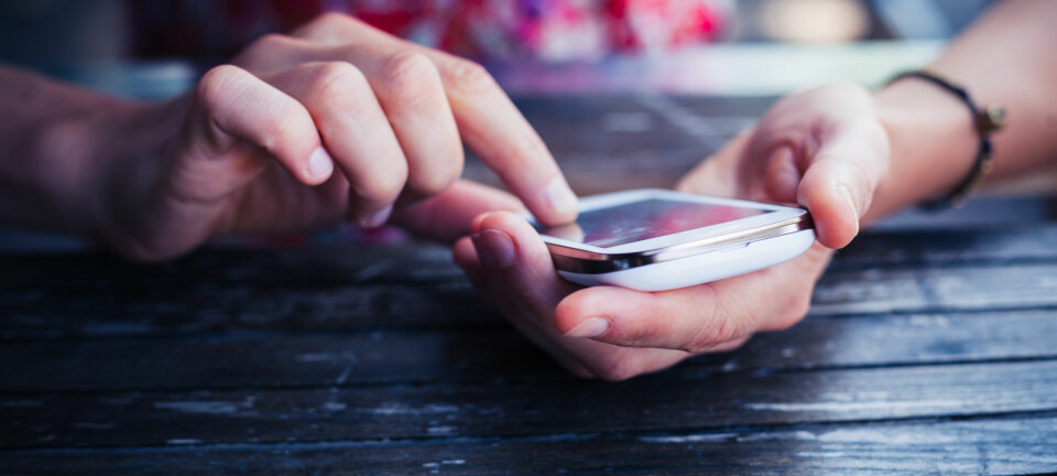 Tekstmeldinger forstyrrer deg like mye som en telefonsamtale. (Foto: Microstock)