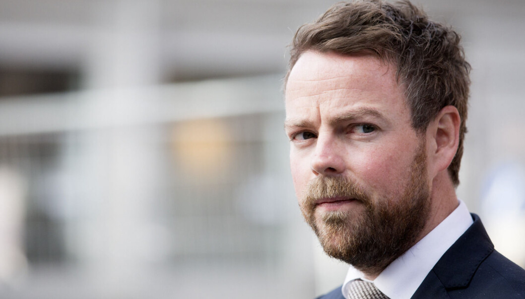 Kunnskapsminister Torbjørn Røe Isaksen (H) vet nå at en student ved et av de tre nye universitetene i Norge koster under halvparten av hva en student koster ved et av de fem gamle universitetene våre. (Foto: Håkon Mosvold Larsen, NTB scanpix) Kunnskapsminister Torbjørn Røe Isaksen (H) vet nå at en student ved et av de tre nye universitetene i Norge koster under halvparten av hva en student koster ved et av de fem gamle universitetene våre. (Foto: Håkon Mosvold Larsen, NTB scanpix)