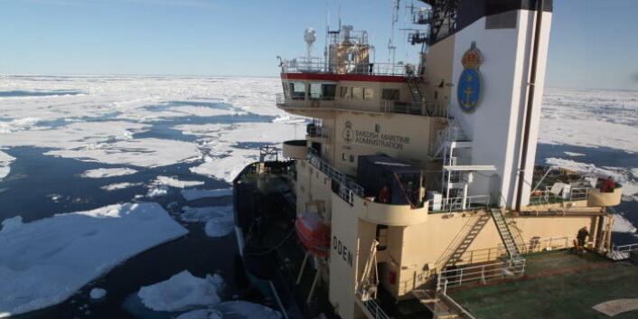 «Oden» brøyter seg gjennom Framstredet. (Foto: Samcot, NTNU) «Oden» brøyter seg gjennom Framstredet. (Foto: Samcot, NTNU)