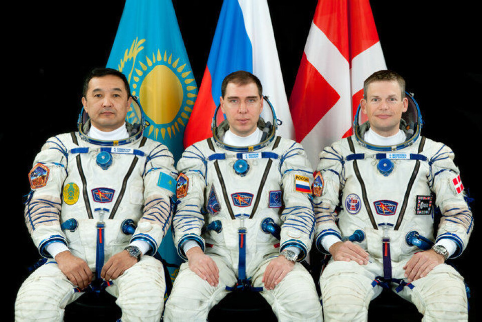 Mannskapet på Sojus TMA-18 som skytes opp 2. september 2015. Fra venstre: Ajdyn Ajmbetov fra Kasakhstan, kommandør Sergej Volkov fra Russland og Andreas Mogensen fra Danmark. (Foto: GCTC)