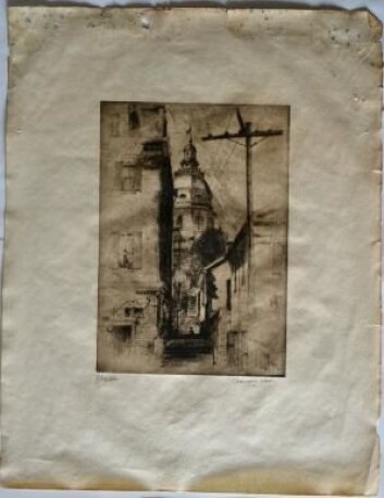 Forskerne har undersøkt et håndskrevet dokument fra 1600-tallet, funnet på Malta, og et kobberstikk fra 1920-tallet på maskinprodusert papir. (Foto: (Foto lånt av ut Hanna M. Szczepanowska) ) Forskerne har undersøkt et håndskrevet dokument fra 1600-tallet, funnet på Malta, og et kobberstikk fra 1920-tallet på maskinprodusert papir. (Foto: (Foto lånt av ut Hanna M. Szczepanowska) )