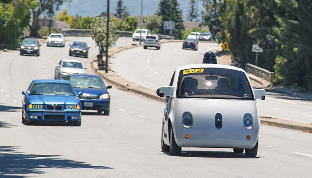 Datastyrte elektriske robotdrosjer kan redusere klimautslippene med over 90 prosent sammenlignet med dagens bensin- og dieselbiler, ifølge en amerikansk studie. Her kjører Googles førerløse bil på gatene i Mountain View i California i juni 2015. (Foto: Epa/GOOGLE/HANDOUT/Scanpix) Datastyrte elektriske robotdrosjer kan redusere klimautslippene med over 90 prosent sammenlignet med dagens bensin- og dieselbiler, ifølge en amerikansk studie. Her kjører Googles førerløse bil på gatene i Mountain View i California i juni 2015. (Foto: Epa/GOOGLE/HANDOUT/Scanpix)