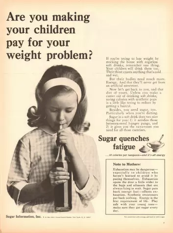 Advarsel til mødre: Utmattelse er farlig, så sørg for å gi ungene brus før det går galt! Fra en annonse fra Sugar Information, Inc i Life Magazine i 1965.  (Foto: Sugar Information, Inc, tilgjengeliggjort på flickr av SenseiAlan)