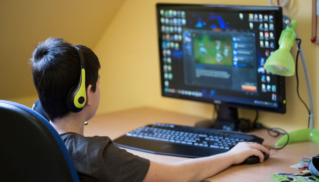 Beintettheten hos gutter blir merkbart dårligere når de sitter mer enn seks timer per dag, viser en ny studie fra UiT. (Foto: Microstock) Beintettheten hos gutter blir merkbart dårligere når de sitter mer enn seks timer per dag, viser en ny studie fra UiT. (Foto: Microstock)