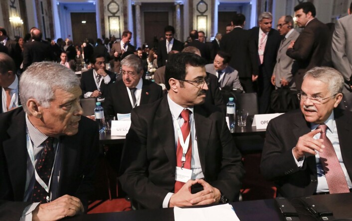 Opecs generalsekretær Abdullah al-Badri (til venstre), Qatars energi- og industriminister Mohammed Saleh al-Sada og Saudi-Arabias oljeminister Ali al-Naimi under Opec-møtet i Wien tidligere denne måneden. (Foto: Leonhard Foeger, Reuters) Opecs generalsekretær Abdullah al-Badri (til venstre), Qatars energi- og industriminister Mohammed Saleh al-Sada og Saudi-Arabias oljeminister Ali al-Naimi under Opec-møtet i Wien tidligere denne måneden. (Foto: Leonhard Foeger, Reuters)