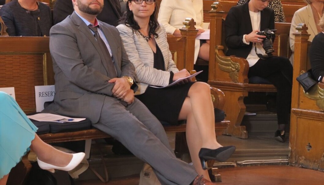 Kai-Samuel Vigardt (28) er fra en reisende familie selv. Han har bidratt til deler av vedleggene i Norges offentlige utredning (NOU) om norsk politikk overfor tatere/romanifolket som ble lagt fram 1. juni. Her er han og samboeren Johanne Bergkvist til stede når utredningen blir overlevert myndighetene. Bergkvist er også medlem av Tater-/romaniutvalget. (Foto: Privat) Kai-Samuel Vigardt (28) er fra en reisende familie selv. Han har bidratt til deler av vedleggene i Norges offentlige utredning (NOU) om norsk politikk overfor tatere/romanifolket som ble lagt fram 1. juni. Her er han og samboeren Johanne Bergkvist til stede når utredningen blir overlevert myndighetene. Bergkvist er også medlem av Tater-/romaniutvalget. (Foto: Privat)