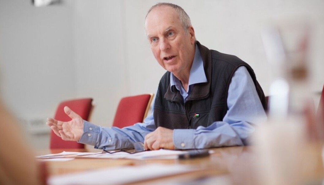 – Hvordan kan forskerne forvente at folk har tillit til forskningen om de får vite dette? Britiske Iain Chalmers kommenterer forskning.nos undersøkelse blant norske professorer. (Foto: Erik Norrud) – Hvordan kan forskerne forvente at folk har tillit til forskningen om de får vite dette? Britiske Iain Chalmers kommenterer forskning.nos undersøkelse blant norske professorer. (Foto: Erik Norrud)