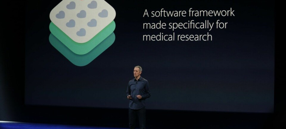 Apples Jeff Williams presenterer Researchkit i mars i år. Det finnes personvernproblemer med forsknings-apper, mener eksperter.  (Foto: Afp)