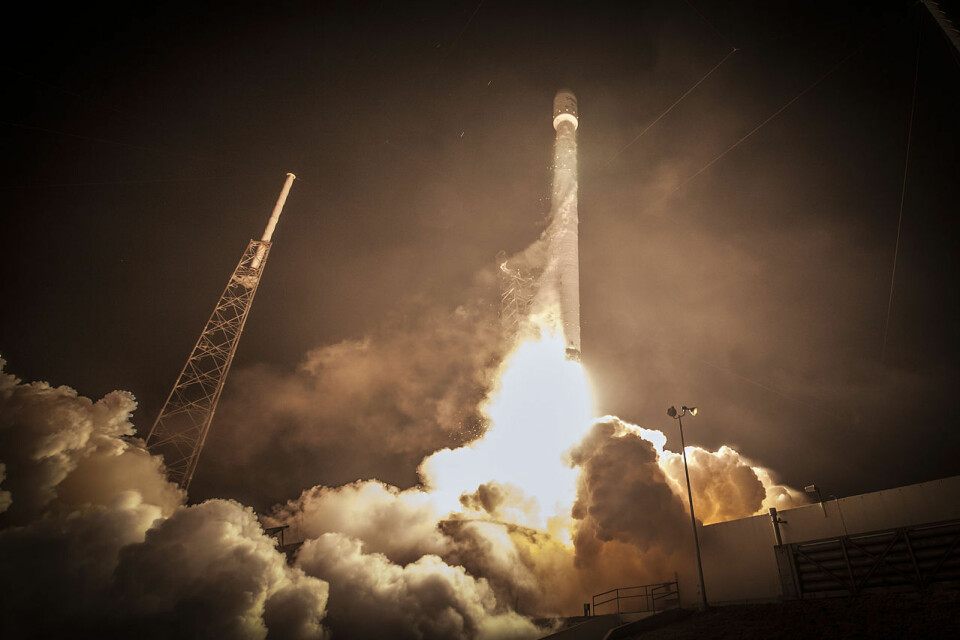Oppskytning av SpaceX Falcon 9 fra Space Launch Complex 40 på Cape Canaveral, 1. mars 2015. (Foto: SpaceX)