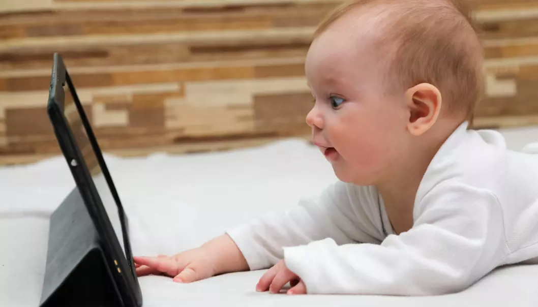 – Vi forventet ikke at barn brukte nettbrett og mobil allerede fra de var seks måneder gamle, sier hovedforfatteren av den nye studien. (Foto: Microstock)