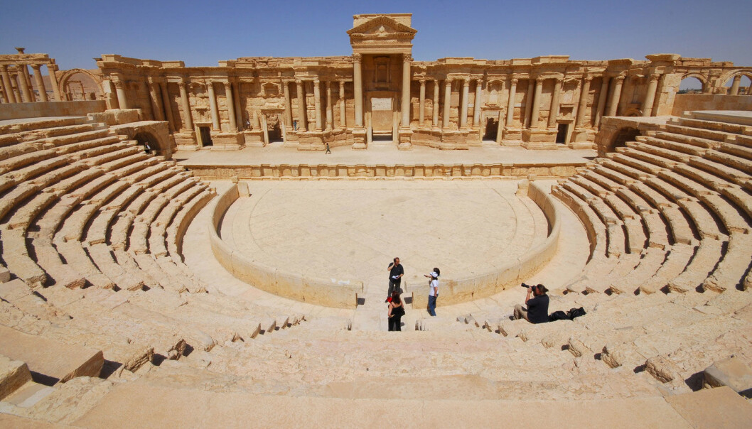 Teateret i Palmyra. Ruinene er i dag blant de største og mest særegne kulturminnene i Midtøsten. Blandingen av gresk-romerske, syriske, arabiske og mesopotamiske impulser som kommer til uttrykk i kunst, arkitektur og innskrifter savner sidestykke. (Foto: Omer Sanadiki, Reuters) Teateret i Palmyra. Ruinene er i dag blant de største og mest særegne kulturminnene i Midtøsten. Blandingen av gresk-romerske, syriske, arabiske og mesopotamiske impulser som kommer til uttrykk i kunst, arkitektur og innskrifter savner sidestykke. (Foto: Omer Sanadiki, Reuters)