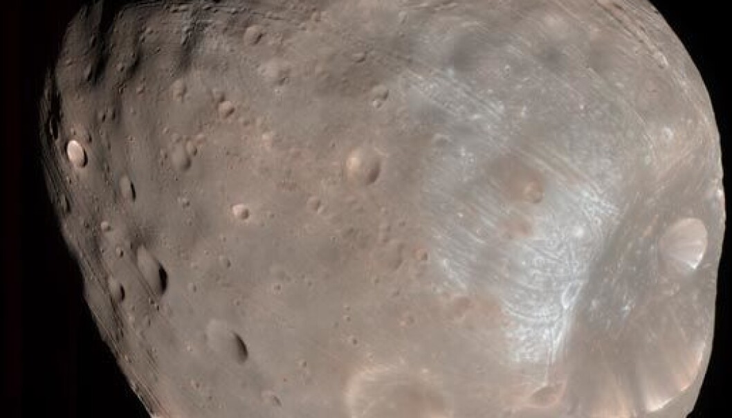 Mars-månen Phobos. Bildet er tatt av Mars Reconnaissance Orbiter i 2008. (Bilde: NASA/JPL-Caltech/University of Arizona) Mars-månen Phobos. Bildet er tatt av Mars Reconnaissance Orbiter i 2008. (Bilde: NASA/JPL-Caltech/University of Arizona)
