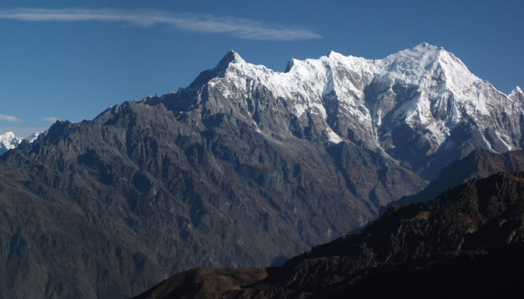 Kontinentplaten med India ble både trukket og skjøvet nordøstover for 80 millioner år siden. Derfor skjøt India så stor fart før kollisjonen med Europa og Asia som skapte Himalaya. (Foto: Sudan Shrestha) Kontinentplaten med India ble både trukket og skjøvet nordøstover for 80 millioner år siden. Derfor skjøt India så stor fart før kollisjonen med Europa og Asia som skapte Himalaya. (Foto: Sudan Shrestha)