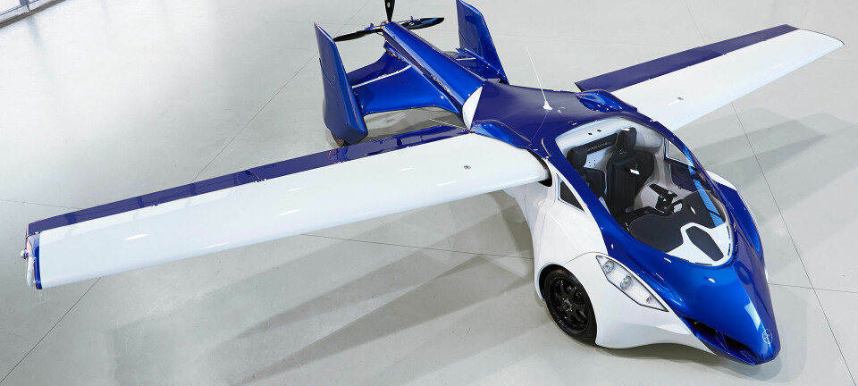 AeroMobil kan fly i 200 kilometer i timen og kjøre litt saktere på bakken.  (Foto: Aeromobil.com)