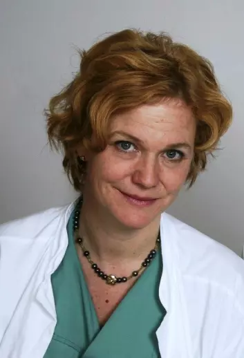 Helga Birgitte Salvesen er overlege ved Kvinneklinikken og professor ved Universitetet i Bergen. Hun tror den nye metoden for masseundersøkelser kan være et steg i riktig retning. &#13;
 (Arkivfoto: Universitetet i Bergen)