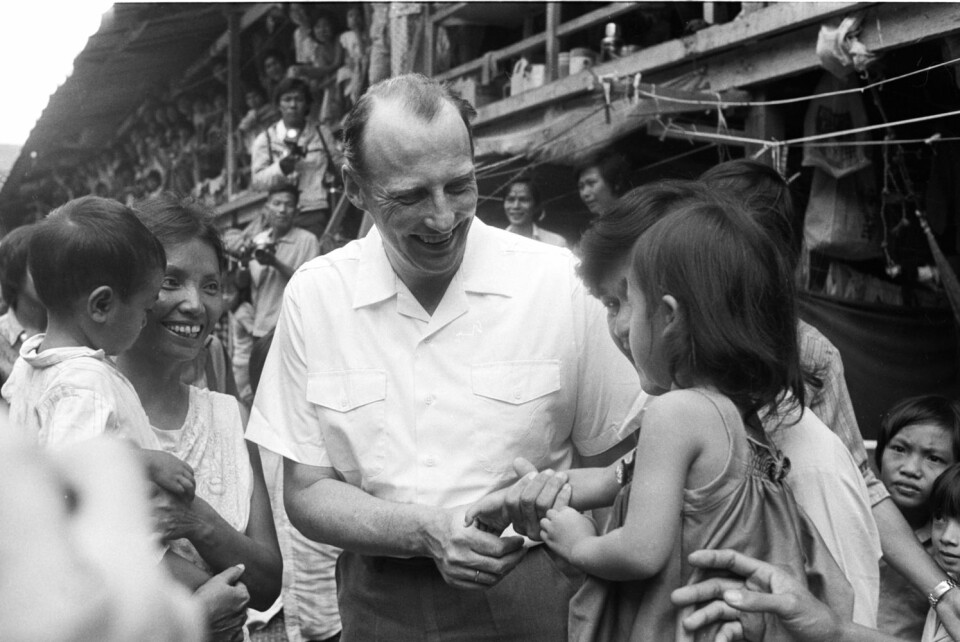 Daværende kronprins Harald og kronprinssesse Sonja besøkte i 1979 Malaysia i forbindelse med innvielsen av det norsketablerte transittsenteret for båtflyktninger fra Vietnam.  (Foto: Bjørn Sigurdsøn/NTB scanpix)