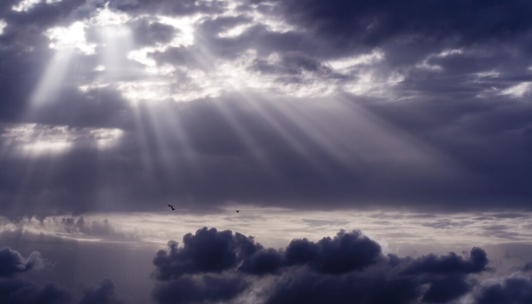 Mange religioner representerer lyset det guddommelige. Men slik er det ikke alltid. (Foto: Colourbox) Mange religioner representerer lyset det guddommelige. Men slik er det ikke alltid. (Foto: Colourbox)