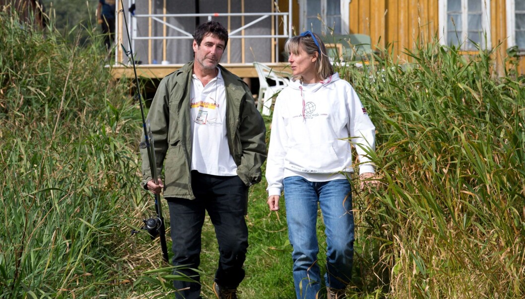 Geolog Giulio Selvaggi har blitt drapsdømt og frifunnet for jordskjelvet som inntraff i italienske L’Aquila i 2009. Sammen med kona Ingrid Hunstad kan han nå slappe av i parets feriehus i Bodø. (Foto: Tina Alnes-Jørgensen) Geolog Giulio Selvaggi har blitt drapsdømt og frifunnet for jordskjelvet som inntraff i italienske L’Aquila i 2009. Sammen med kona Ingrid Hunstad kan han nå slappe av i parets feriehus i Bodø. (Foto: Tina Alnes-Jørgensen)