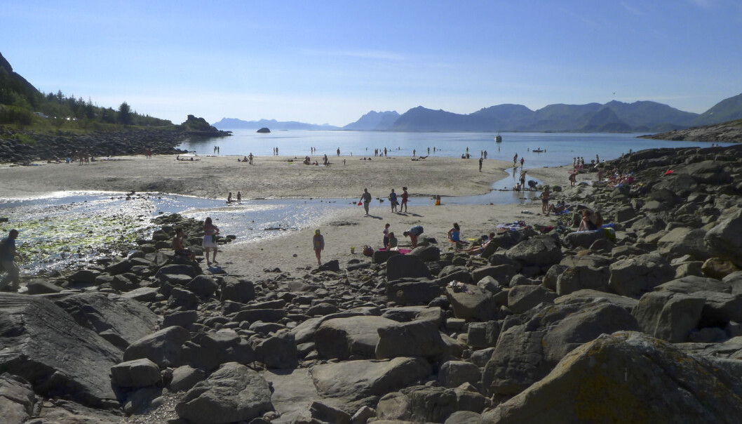 Lofoten kan regne med flere unormalt varme sommerdager, dersom den globale oppvarmingen fortsetter. (Foto: NTB scanpix) Lofoten kan regne med flere unormalt varme sommerdager, dersom den globale oppvarmingen fortsetter. (Foto: NTB scanpix)