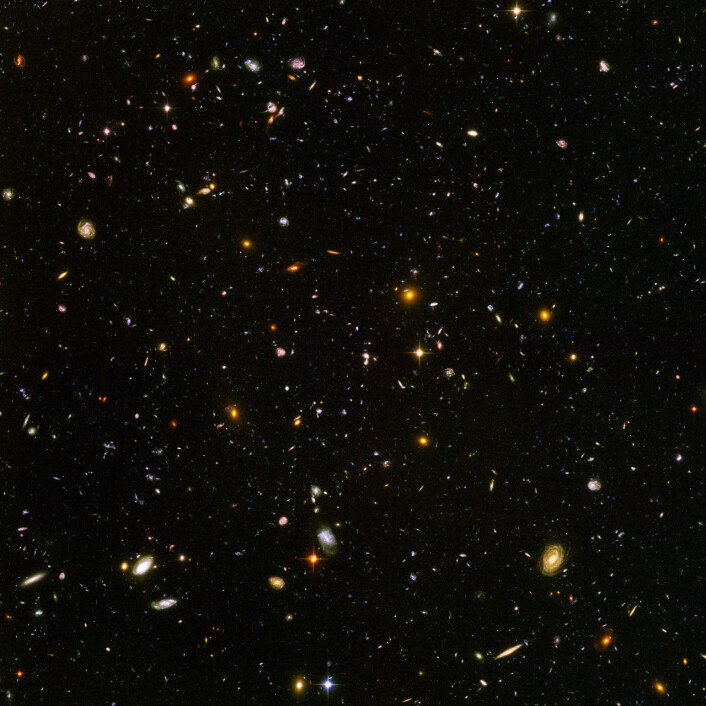 Ekstremt fjerne galakser og galaksehoper sett av Hubble. Bildet inneholder mer enn 10 000 galakser så langt borte som 13 milliarder lysår, galakser som ble dannet bare 800 millioner år etter the Big Bang. (Foto: NASA/ESA/S. Beckwith (STScI) and the HUDF Team) Ekstremt fjerne galakser og galaksehoper sett av Hubble. Bildet inneholder mer enn 10 000 galakser så langt borte som 13 milliarder lysår, galakser som ble dannet bare 800 millioner år etter the Big Bang. (Foto: NASA/ESA/S. Beckwith (STScI) and the HUDF Team)
