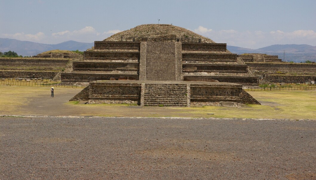 Meksikanske arkeologer har funnet flytende kvikksølv under en av pyramidene i Teotihuacan, nord for Mexico by. (Foto: Wikimedia Commons) Meksikanske arkeologer har funnet flytende kvikksølv under en av pyramidene i Teotihuacan, nord for Mexico by. (Foto: Wikimedia Commons)