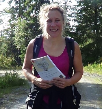 Ulveforsker Barbara Zimmermann forteller at det i dag er tett mellom ulverevirene i Skandinavia. Til sammen 43 familier har forskerne registrert i Norge og Sverige. (Foto: SKANDULV) Ulveforsker Barbara Zimmermann forteller at det i dag er tett mellom ulverevirene i Skandinavia. Til sammen 43 familier har forskerne registrert i Norge og Sverige. (Foto: SKANDULV)