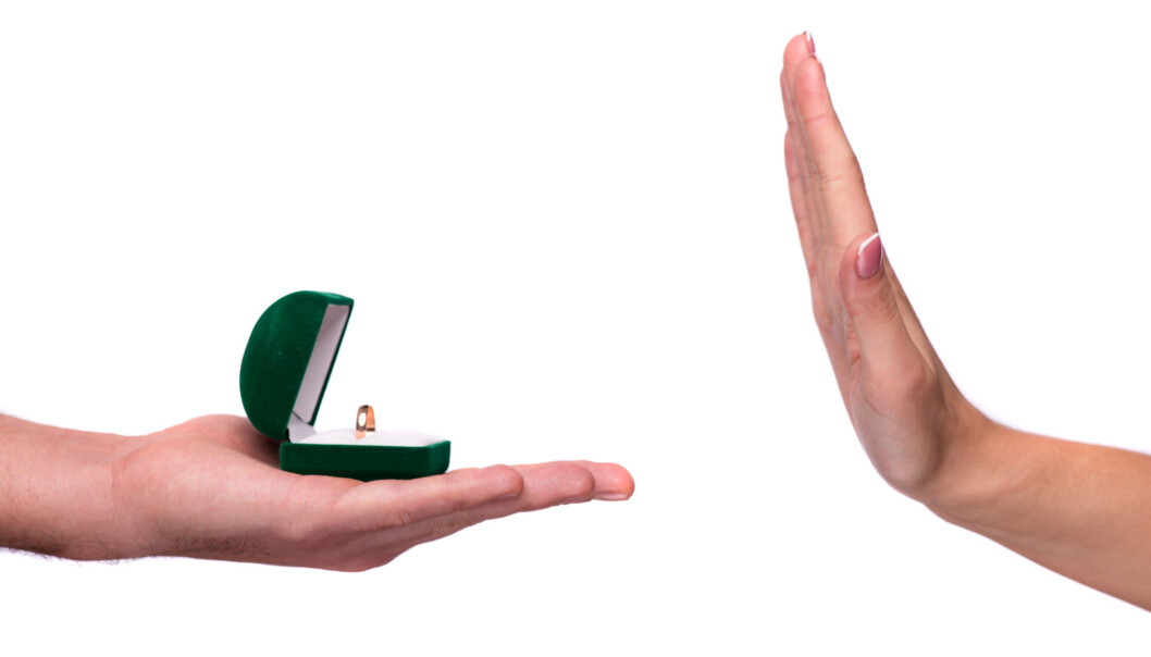 For å unngå tvangsekteskap kan personen som bor i Norge la være å gi samtykke til at ektefellen skal få komme til landet. De trenger ikke oppgi grunnen til at de ikke samtykker. (Illustrasjonsfoto: Microstock) For å unngå tvangsekteskap kan personen som bor i Norge la være å gi samtykke til at ektefellen skal få komme til landet. De trenger ikke oppgi grunnen til at de ikke samtykker. (Illustrasjonsfoto: Microstock)