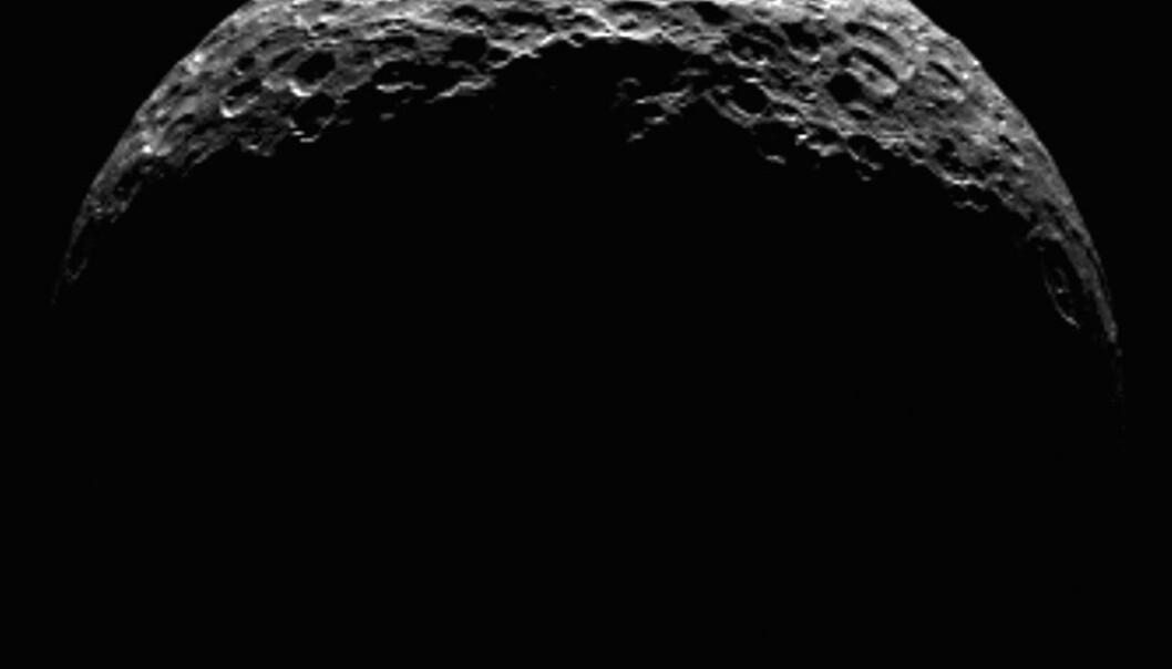 Nordpolen på Ceres. Bildet er tatt av Dawn-sonden til NASA 10. april. (Foto: NASA/JPL-Caltech/UCLA/MPS/DLR/IDA) Nordpolen på Ceres. Bildet er tatt av Dawn-sonden til NASA 10. april. (Foto: NASA/JPL-Caltech/UCLA/MPS/DLR/IDA)