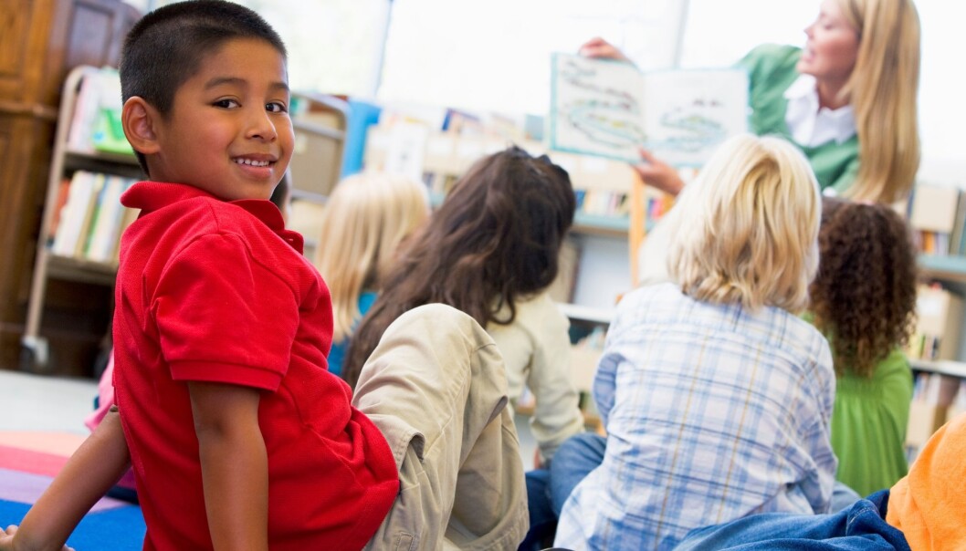 Relasjonen til pedagogen er ekstra viktig for minoritetsspråklige barn. (Illustrasjonsfoto: Colourbox) Relasjonen til pedagogen er ekstra viktig for minoritetsspråklige barn. (Illustrasjonsfoto: Colourbox)