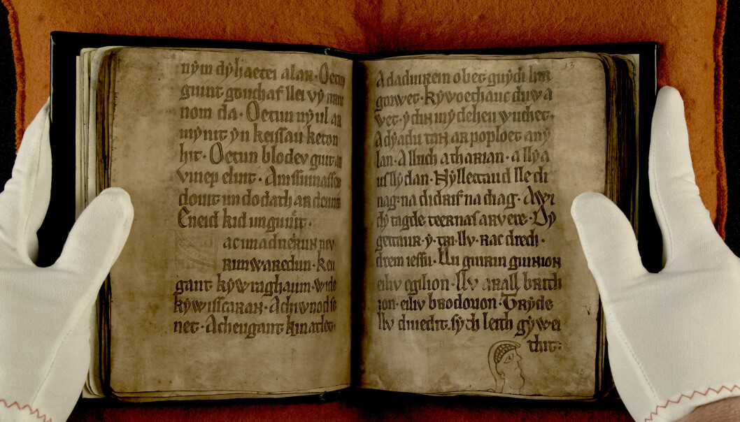 «Carmarthens svarte bok» er skrevet på walisisk i 1250. (Foto: University of Cambridge) «Carmarthens svarte bok» er skrevet på walisisk i 1250. (Foto: University of Cambridge)