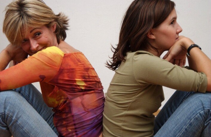 Det er ikke bare de unge som kan ha problemer med å snakke om puberteten. (Foto: Colourbox) Det er ikke bare de unge som kan ha problemer med å snakke om puberteten. (Foto: Colourbox)