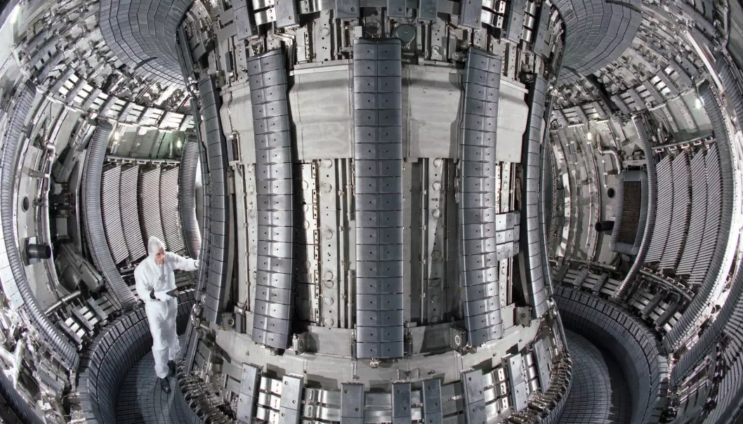 Bildet er tatt inni verdens største fusjonsreaktor, Joint European Torus (JET), i Culham like utenfor Oxford i England. (Foto: EFDA/JET)