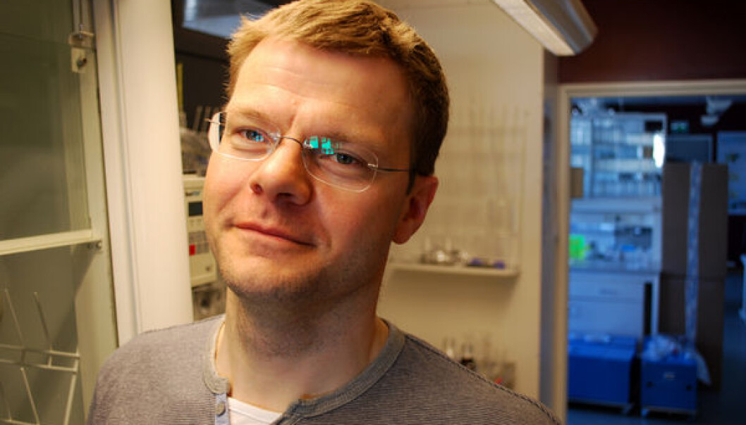 – Vi mennesker blir eksponert for tusenvis av kjemikalier hver dag. Vi trenger ikke enda flere kjemikalier i kroppen, sier forsker Torkjel Sandanger ved Norsk institutt for luftforskning. (Foto: Helge M. Markusson, Framsenteret) – Vi mennesker blir eksponert for tusenvis av kjemikalier hver dag. Vi trenger ikke enda flere kjemikalier i kroppen, sier forsker Torkjel Sandanger ved Norsk institutt for luftforskning. (Foto: Helge M. Markusson, Framsenteret)