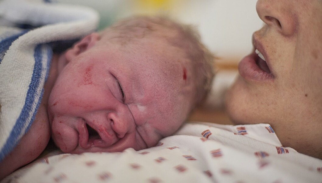 Mange kvinner opplever å bli krenket i forbindelse med fødsel. Det kan handle om at du blir avvist når du ber om hjelp, eller direkte overgrep. (Foto: Tarjei E. Krogh, Samfoto/NTB scanpix) Mange kvinner opplever å bli krenket i forbindelse med fødsel. Det kan handle om at du blir avvist når du ber om hjelp, eller direkte overgrep. (Foto: Tarjei E. Krogh, Samfoto/NTB scanpix)