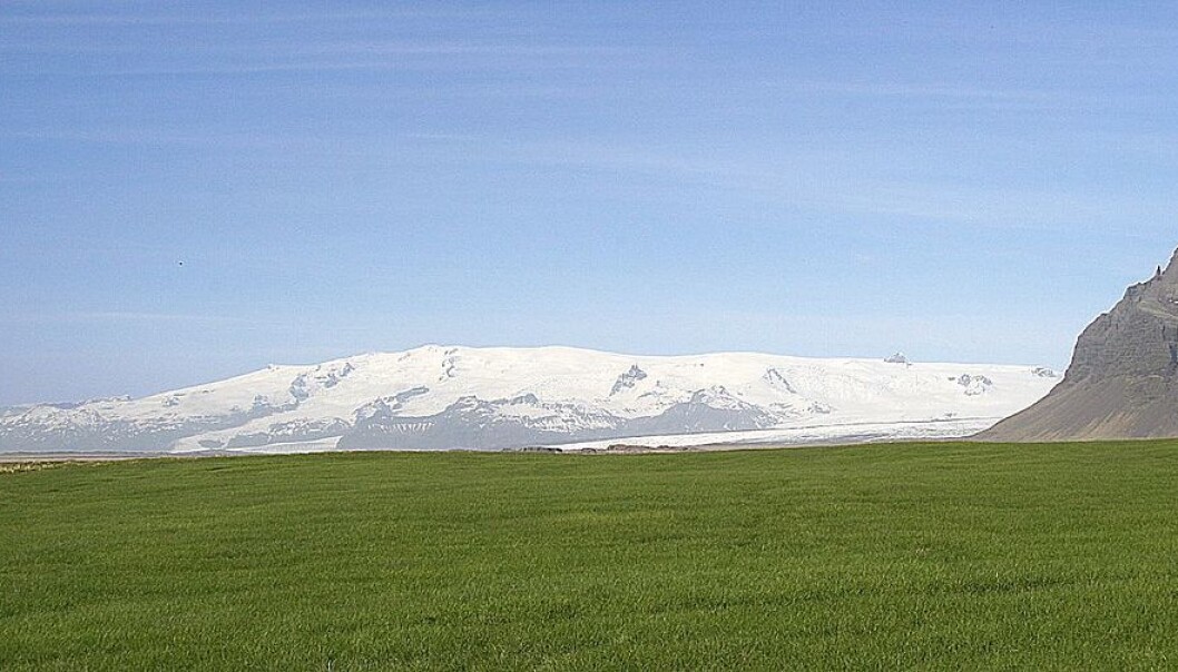 Öræfajökull på Island. Under dette området kan det ligge en bit av et gammelt kontinent. (Foto: Guillaume Baviere, CC BY 2.0) Öræfajökull på Island. Under dette området kan det ligge en bit av et gammelt kontinent. (Foto: Guillaume Baviere, CC BY 2.0)