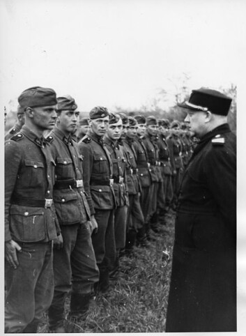 Vidkun Quisling besøker norske frontkjempere på Østfronten. (Foto: Riksarkivet) Vidkun Quisling besøker norske frontkjempere på Østfronten. (Foto: Riksarkivet)