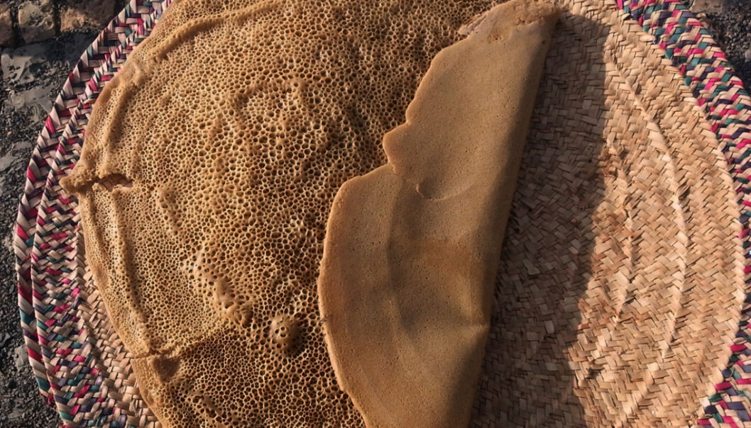 Injera, som du kanskje kjenner fra etiopiske restauranter også i Norge, er en slags lefse som er en viktig del av kostholdet i Etiopia. Afrikanske og norske forskere samarbeider nå for å utvikle lagring av solvarme, slik at ovnen også kan brukes om kvelden. (Foto: Asfafaw Tesfay, Ethiopia Institute of Technology Mekelle) Injera, som du kanskje kjenner fra etiopiske restauranter også i Norge, er en slags lefse som er en viktig del av kostholdet i Etiopia. Afrikanske og norske forskere samarbeider nå for å utvikle lagring av solvarme, slik at ovnen også kan brukes om kvelden. (Foto: Asfafaw Tesfay, Ethiopia Institute of Technology Mekelle)