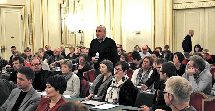 Lærere, rektorer, andre skolefolk og skoleforskere diskuterte hva som gir oss en god skole. (Foto: Bård Amundsen) Lærere, rektorer, andre skolefolk og skoleforskere diskuterte hva som gir oss en god skole. (Foto: Bård Amundsen)