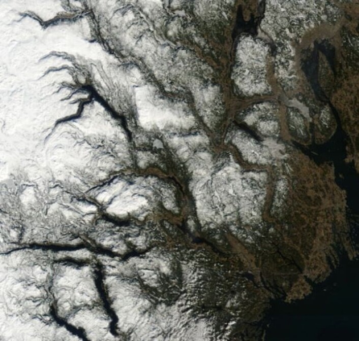 Telemark og Vestfold sett fra NASAs satellitt Terra fredag 13. mars. (NASA Terra MODIS) Telemark og Vestfold sett fra NASAs satellitt Terra fredag 13. mars. (NASA Terra MODIS)