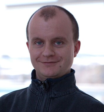 – Foreløpige undersøkelser viser at bisfenol F og bisfenol S kan virke hormonforstyrrende, forteller Pawel Rostkowski. (Foto: NILU) – Foreløpige undersøkelser viser at bisfenol F og bisfenol S kan virke hormonforstyrrende, forteller Pawel Rostkowski. (Foto: NILU)