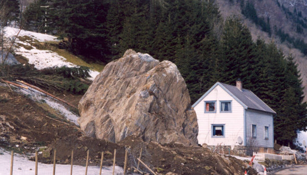 Mundheim i Kvam herad, Hordaland, mars 2004. (Foto: NGI) Mundheim i Kvam herad, Hordaland, mars 2004. (Foto: NGI)