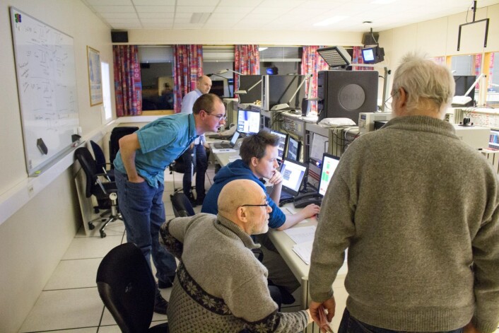 Fra kontrollrommet: Blir det bedre vær? (Foto: UiO) Fra kontrollrommet: Blir det bedre vær? (Foto: UiO)