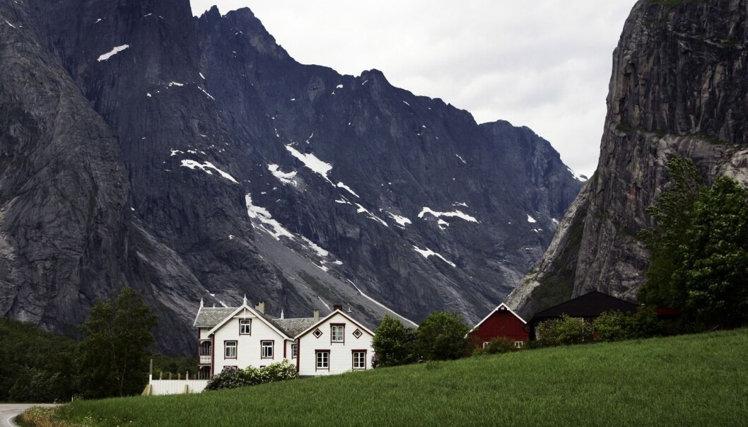 Halvparten av bøndene i en undersøkelse fra Møre og Romsdal var usikre på gårdens drift om ti år. Her fra Trollveggen i Romsdalen. (Foto: Gorm Kallestad) Halvparten av bøndene i en undersøkelse fra Møre og Romsdal var usikre på gårdens drift om ti år. Her fra Trollveggen i Romsdalen. (Foto: Gorm Kallestad)